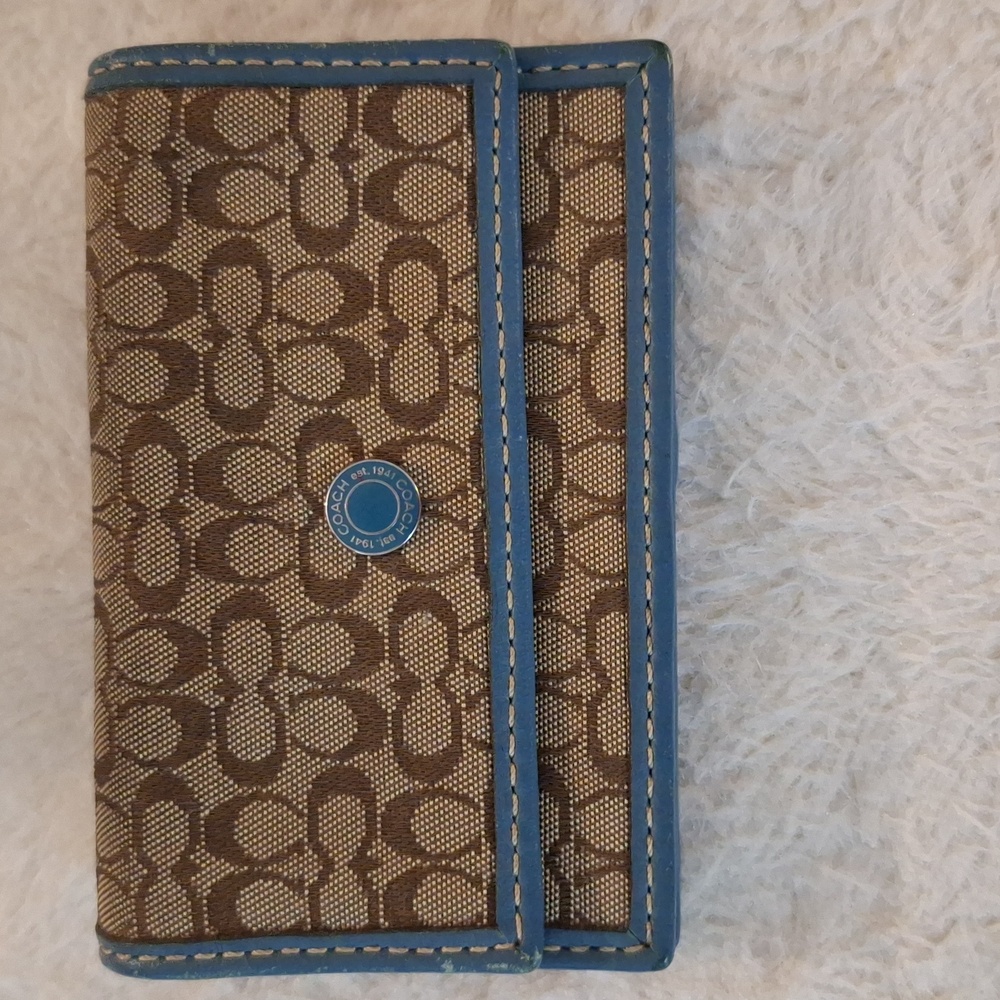 Coach card holder 2 minor call outs